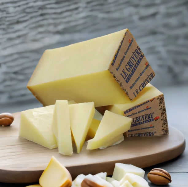 Грюйер AOP,1000 гр, Швейцарский твердый сыр, Le Gruyere AOP, ТМ Margot From