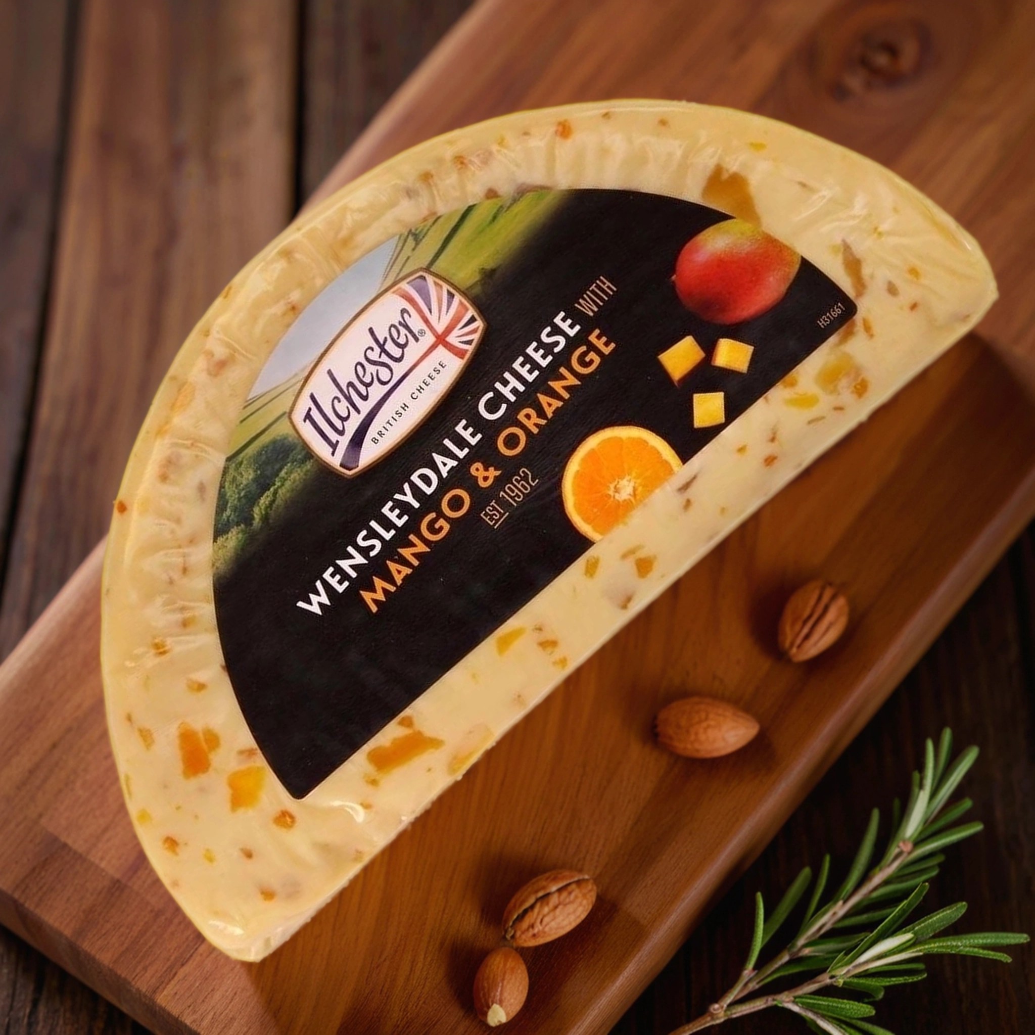 Британский мягкий  сыр с манго и апельсином, Wensleydale mango 1000гр.